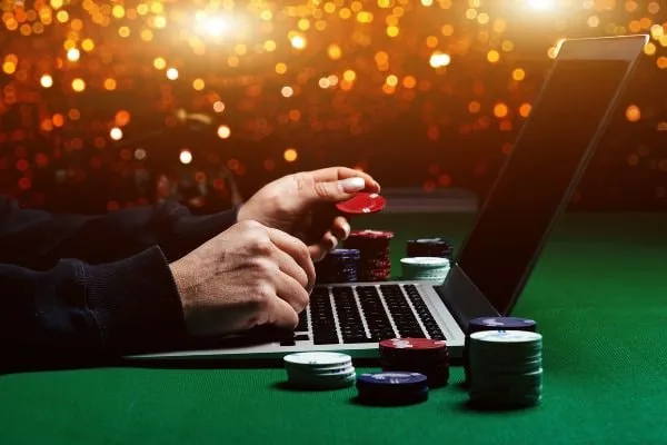 holywin99 Bet On Crash and Cash Out Before It Drops